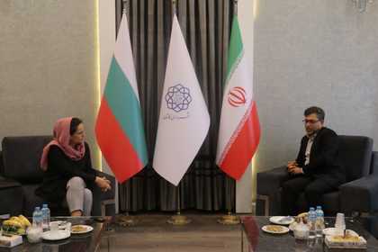 Псланикът на Република България в Ислямска република Иран Николина Кунева посети град Кашан